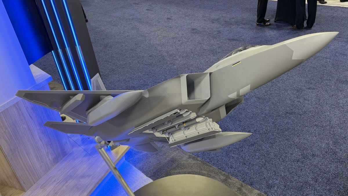 Details of Upgraded F-22 “Raptor 2.0” Revealed in New Model