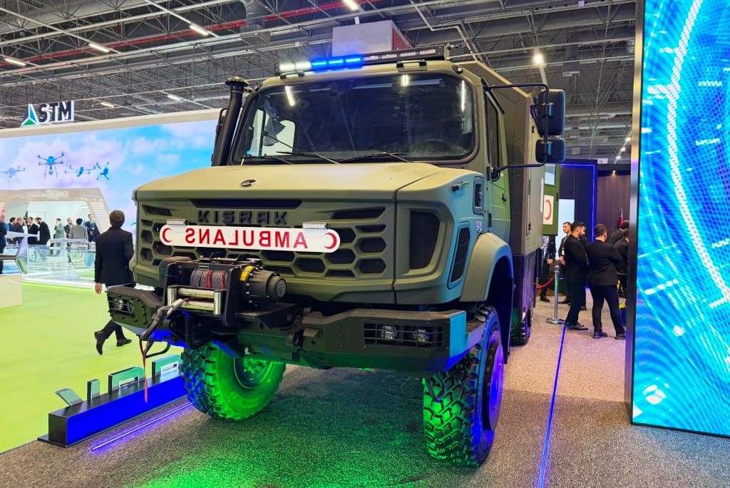 Koluman Unveils Kisrak Ambulance at Saha Expo 2026