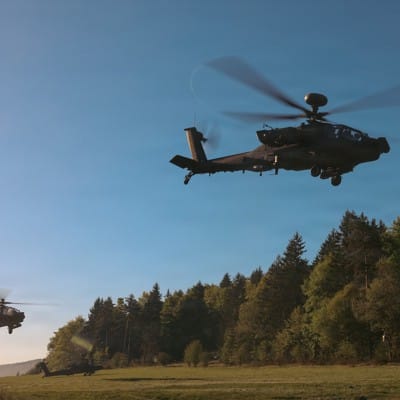Army Investigates Apache Helicopter Transmission Issues Amid Flight Hour Reductions