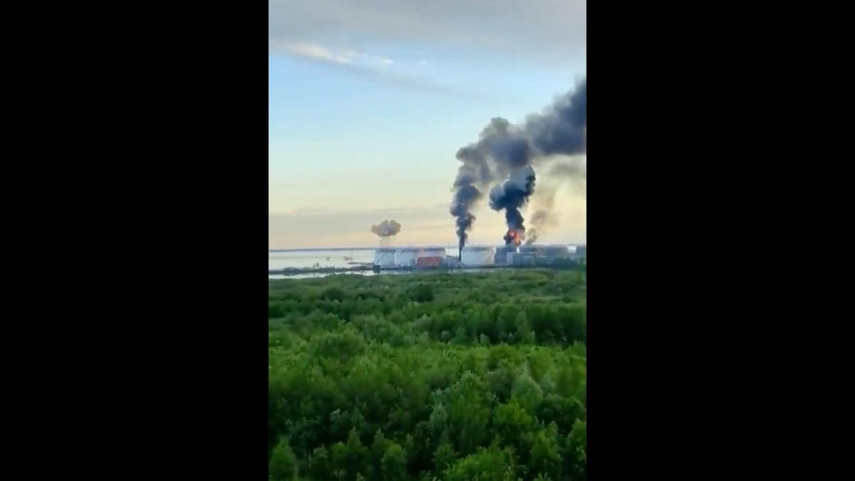 Ukrainian Drones Strike Saint Petersburg Amid Economic Forum