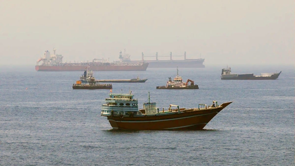 Tensions Escalate in the Strait of Hormuz Amid Ongoing Military Operations
