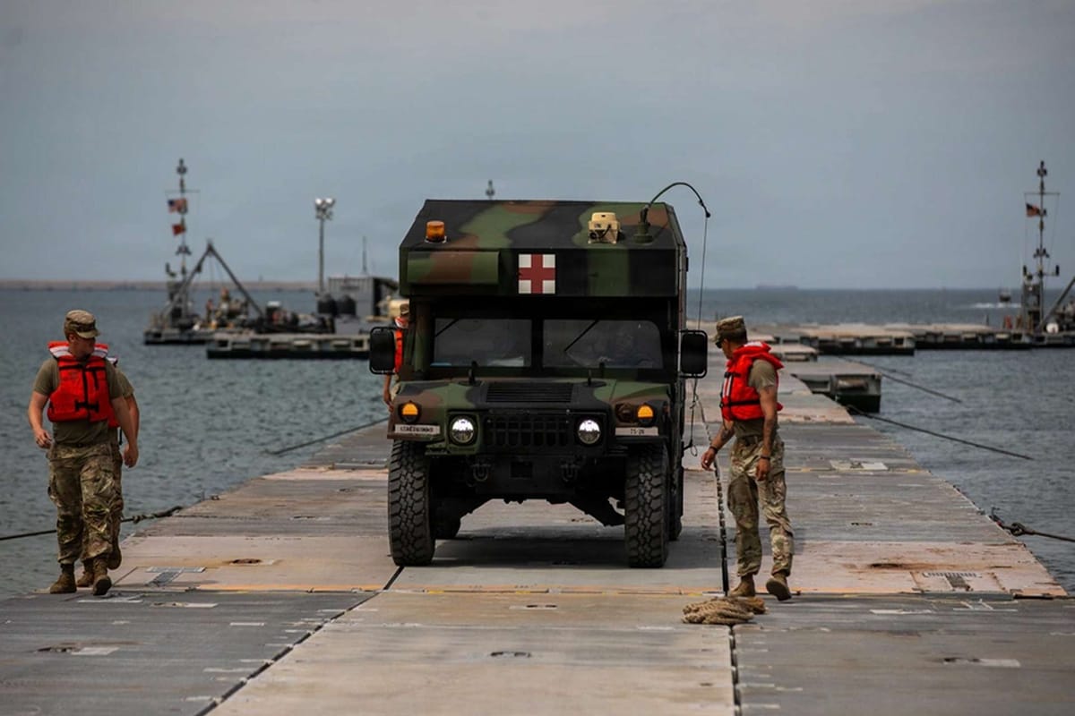 U.S. Army Tests M997A3 Humvee Ambulance for Ship-to-Shore Medical Evacuation During CJLOTS 2026