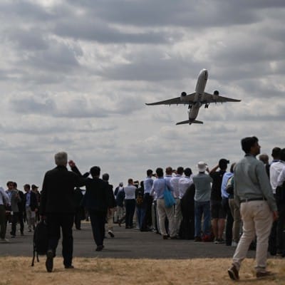 Concerns Over Pentagon-Budget Gridlock Raised at European Airshow