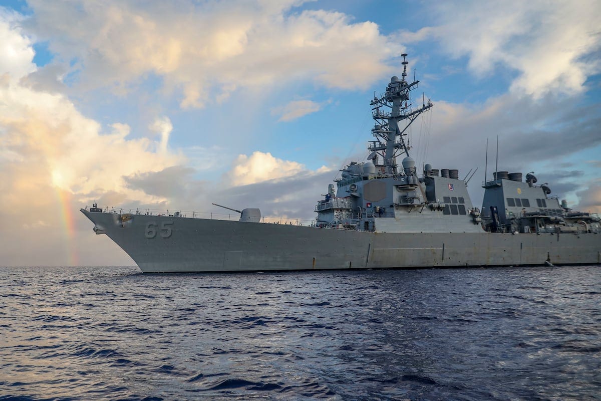 USS Benfold Without Power for Four Days in South China Sea