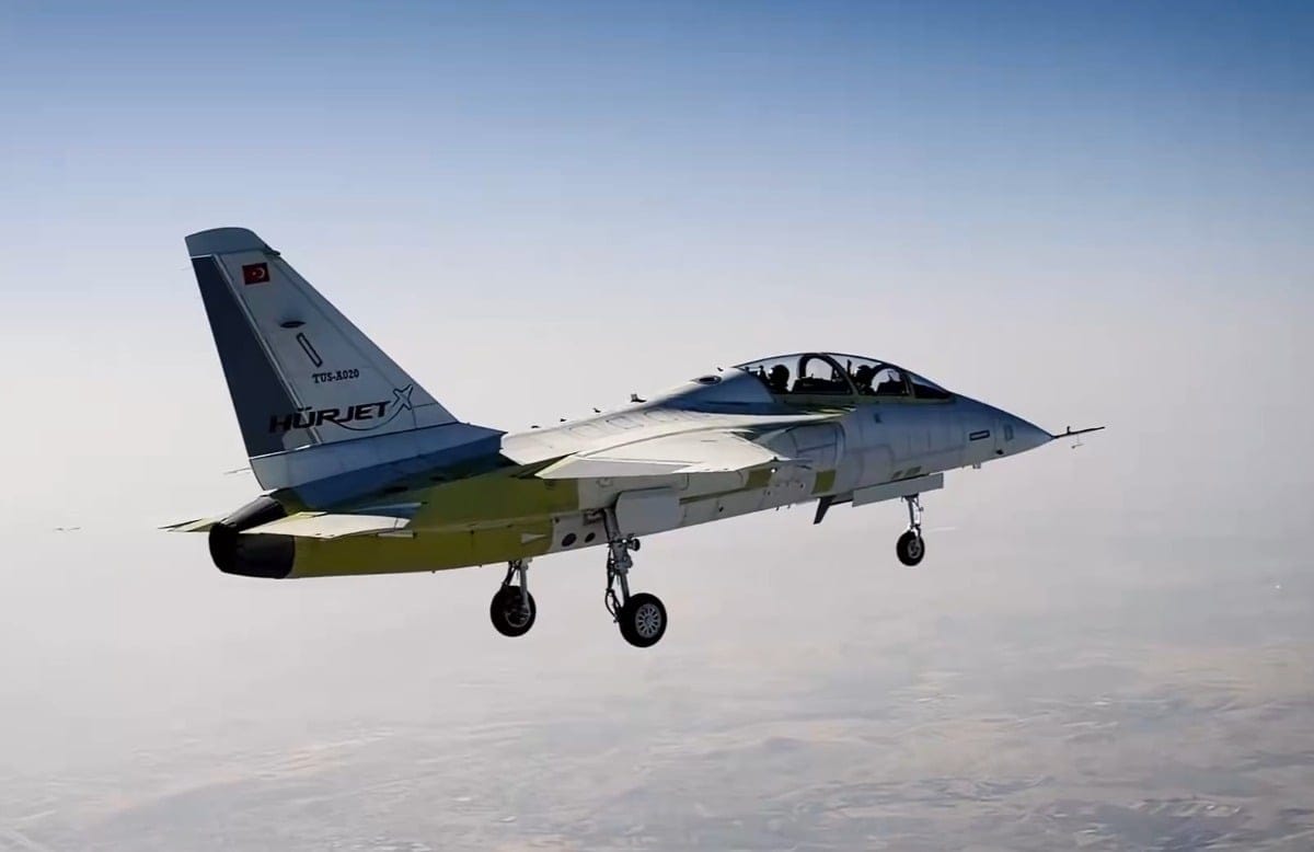 HÜRJET Jet Trainer Completes Maiden Flight, Advancing Turkish Air Force Production