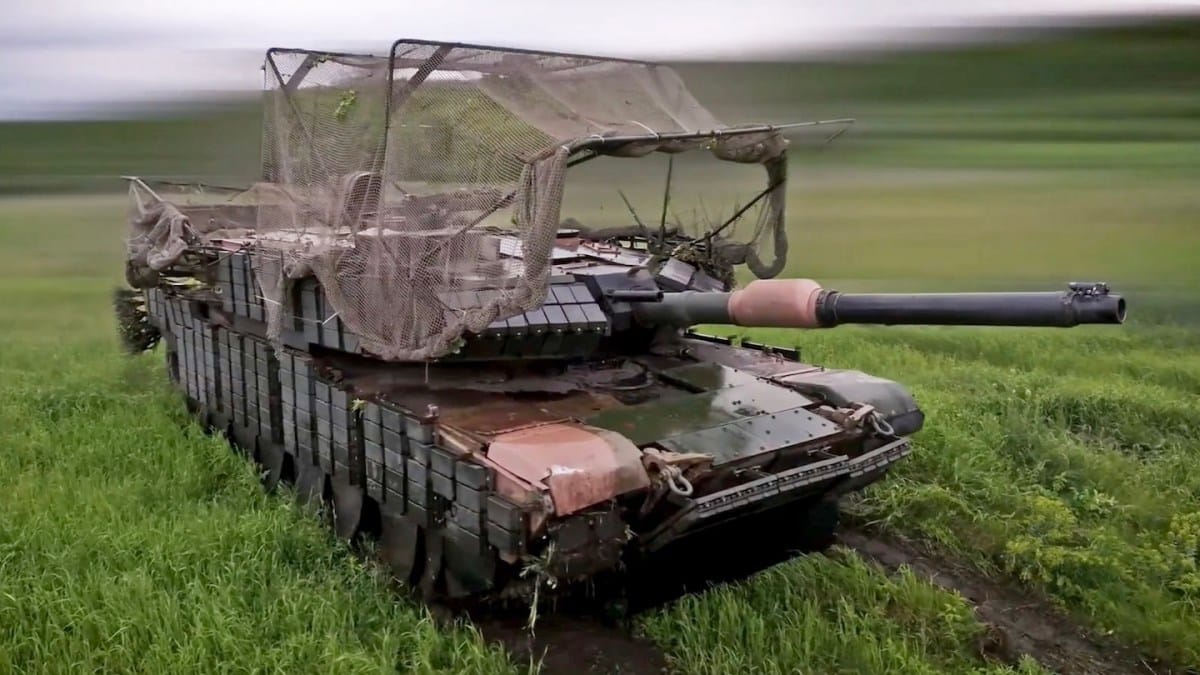 Ukraine Halts M1A1 Deployments Amid Drone Threat; US Army Expands Stryker Fleet
