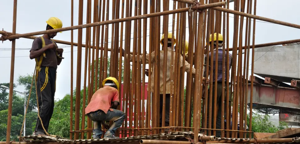 India's Highway Expansion Faces Budget Overruns, Declining Contract Awards