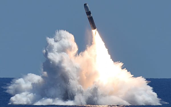 US Navy Seeks Development of Specialized Railroad Car for Transporting Unarmed Ballistic Missiles