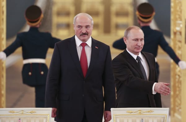 Macron Cautions Belarus Against Involvement in Ukraine Conflict