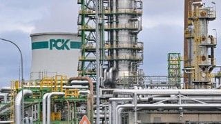Disruption of Oil Supplies to Eastern Germany: Implications for Political Dynamics