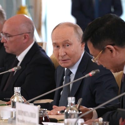 Russian Economic Forum Highlights Tensions Amidst Ongoing Conflict