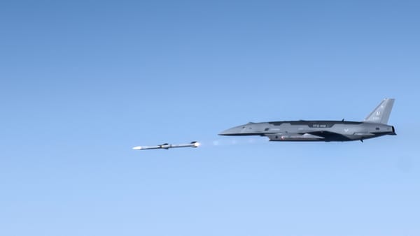 US Air Force Achieves Milestone with First Live Missile Launch from YFQ-44A Wingman Drone