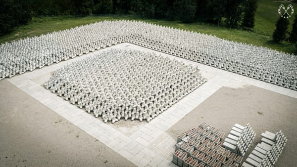Poland Transporting 300,000 Anti-Tank Barricades to Fortify Eastern Borders