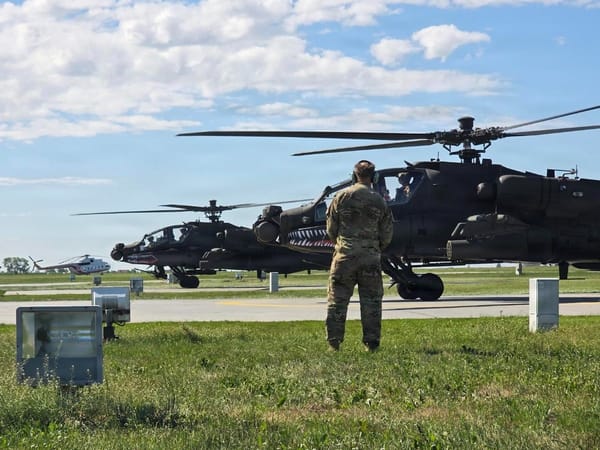 U.S. Army to Purchase 12 New AH-64E Apache Helicopters