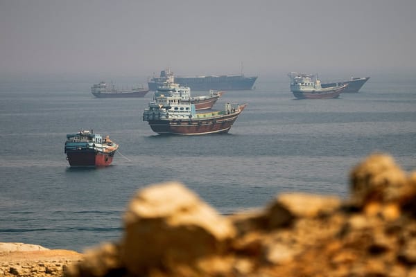 US Conducts Air Strikes on Iranian Targets Near Strait of Hormuz
