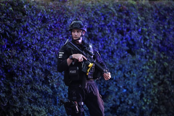 Terror Suspects Arrested Near US Air Base in UK, Intentions to Cause Damage