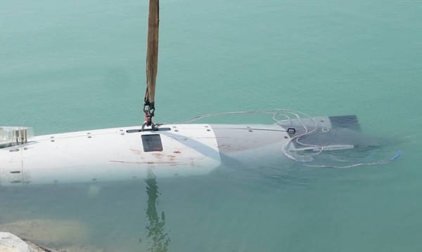Iran Captures US Uncrewed Submarine Drone in Strait of Hormuz